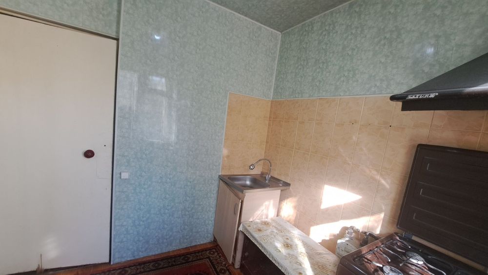 Чирчик шахар 
Троицкий 14-мактаб
#1-хона 3-этаж 
Квартира ижарага б