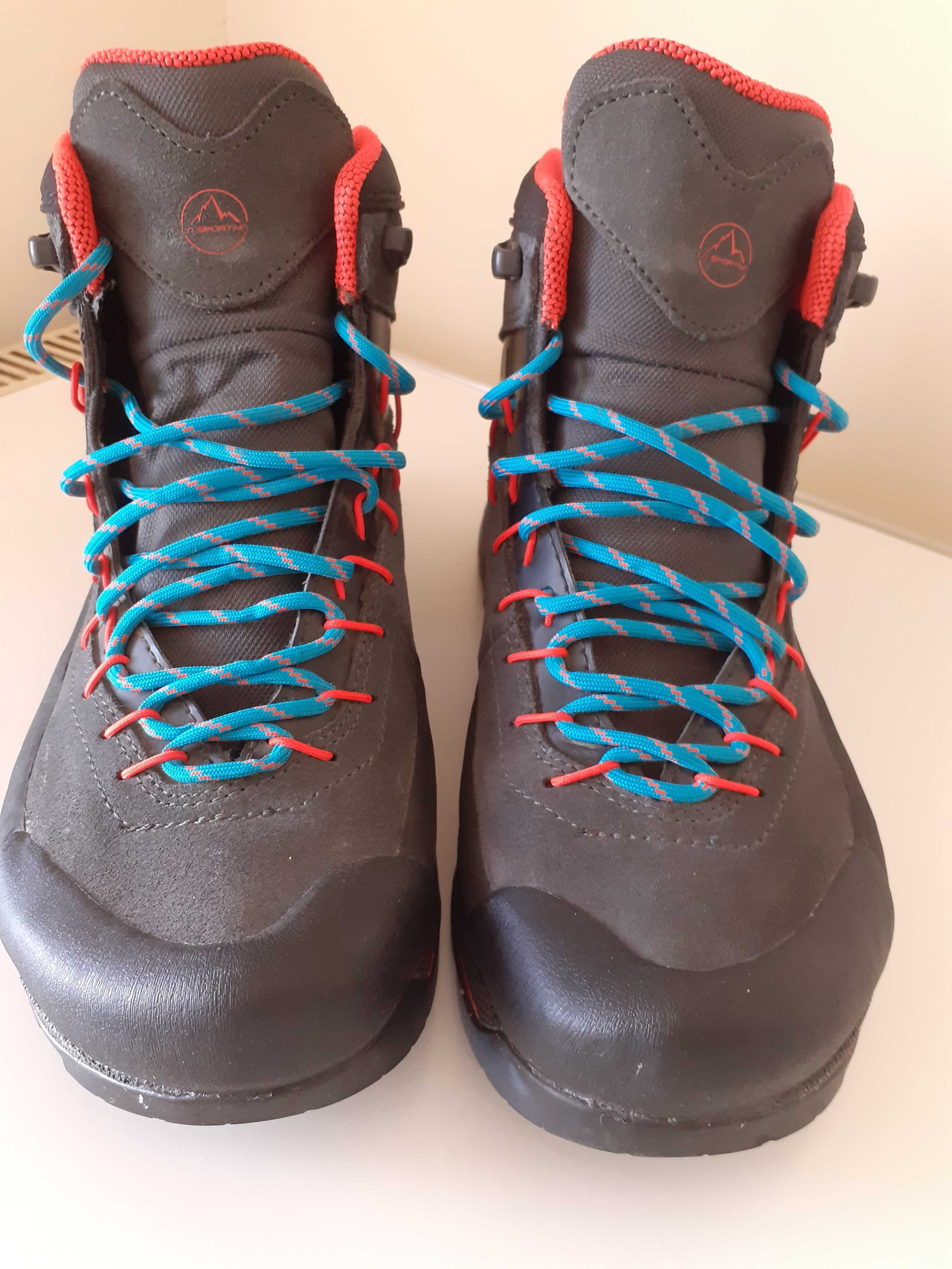 La Sportiva-туристически обувки