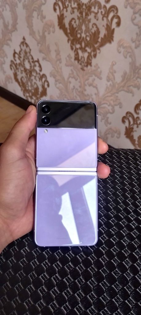 Samsung Z Flip 3 ideal