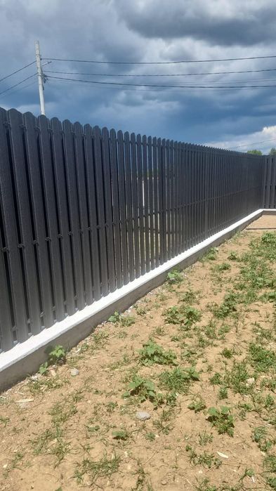 Construim garduri din sipca metalica, tabla cutata, plasa bordurata