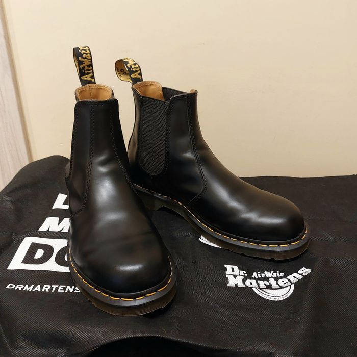 Dr. Martens черни боти (модел Chelsea) от натурална кожа
