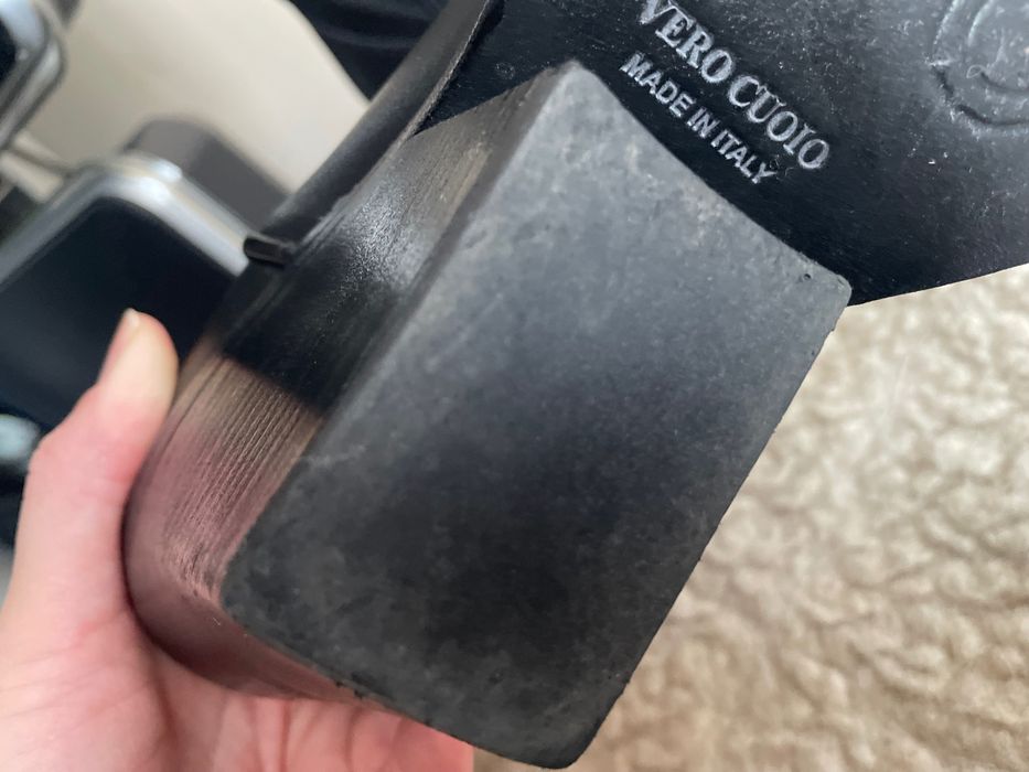 Кожени боти, No. 38