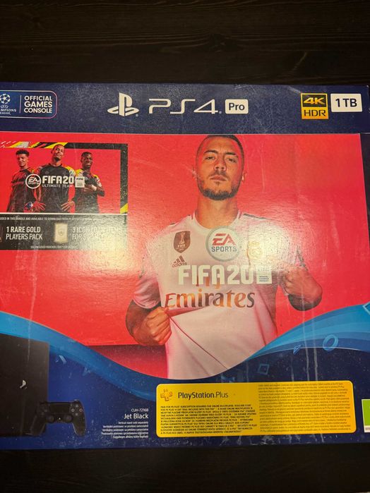 Конзола Sony PlayStation 4 PRO 1TB + два контролера, игра FIFA и кутия