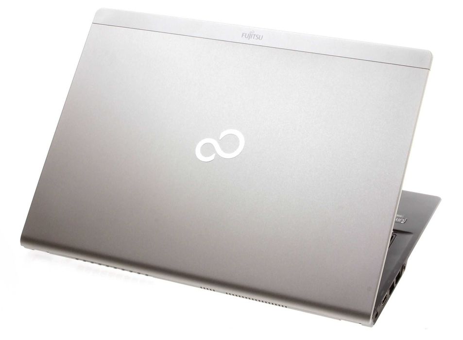 Ноутбук Fujitsu LIFEBOOK UH552