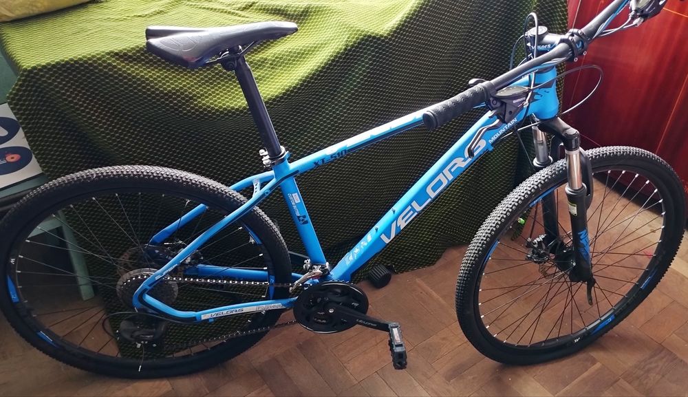 Vând bicicletă velors !