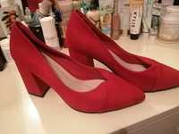Продам туфли насыщенно красного цвета
