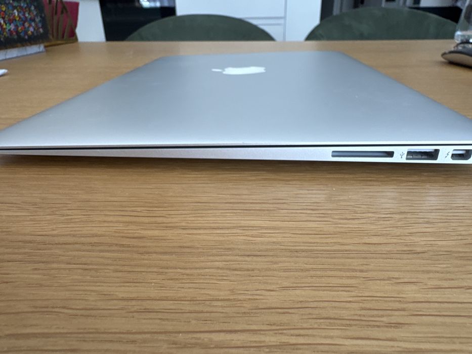 MacBook Air 13-inch 2017 | 8GB RAM | 128GB SSD | Stare impecabilă