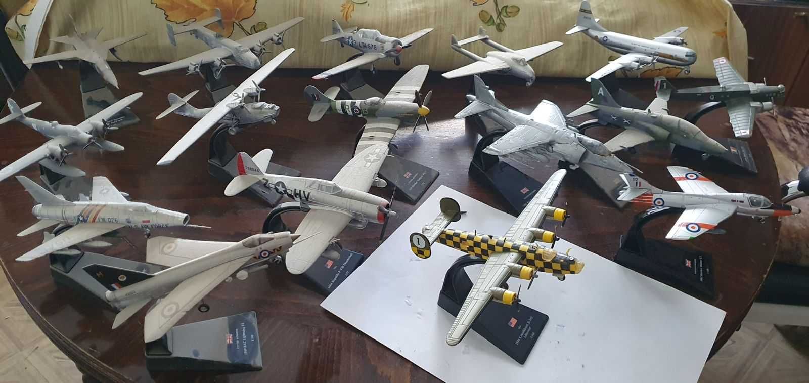колекция от самолети и хеликоптери