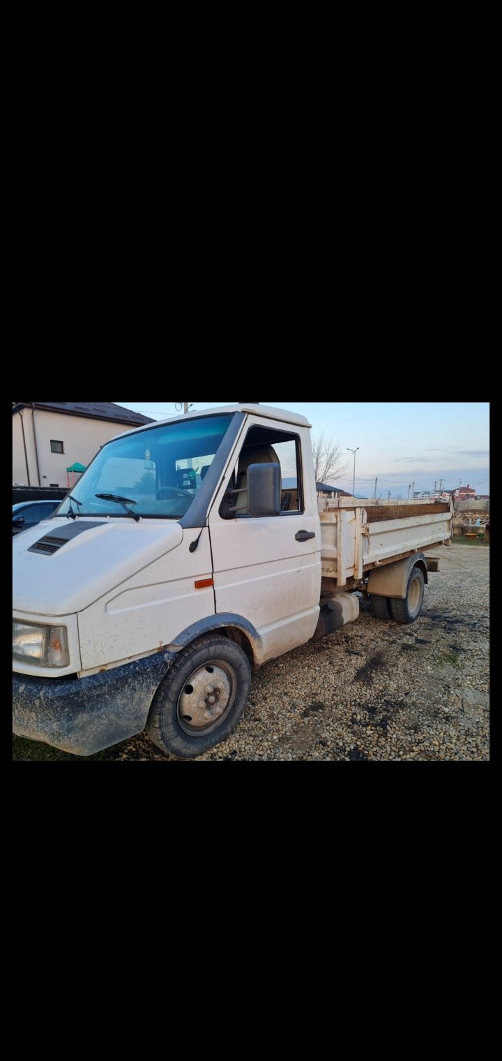 Dezmembrez iveco daily