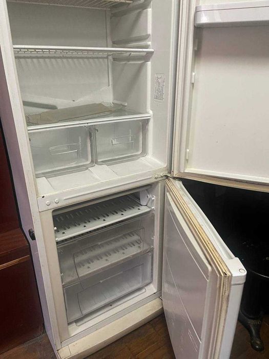 Холодильник indesit