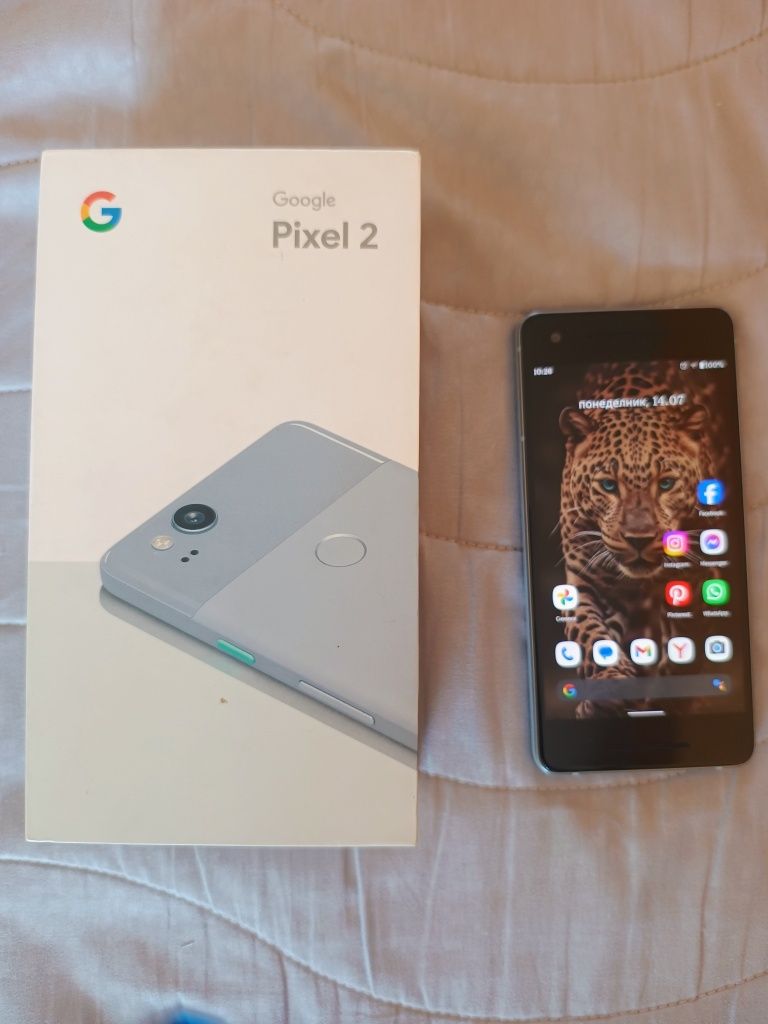 Продавам Google Pixel 2
