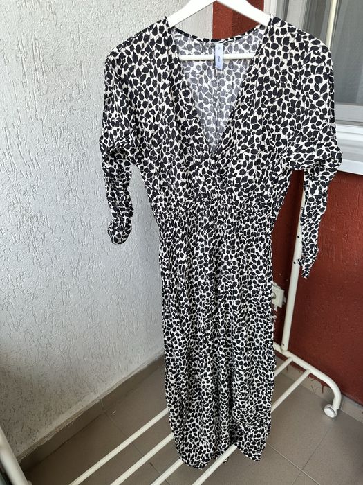 Rochie Mango elegantă, crem cu imprimeu frunze negre – mărimea M