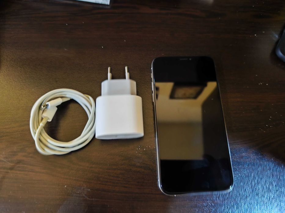 iPhone XS не различим от нов