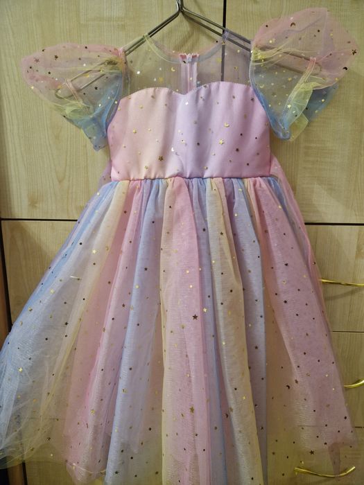 Продам платье на девочку.