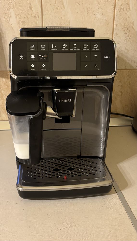 Espressor automat Philips seria 4300, 8 tipuri cafea