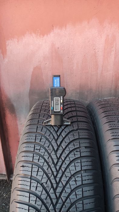 2бр. всесезонни гуми 175/65/14 Debica Navigator
dot21
6.4mm
Добро съст