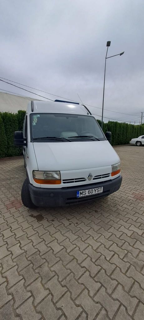 Vând Renault Master varianta lungâ