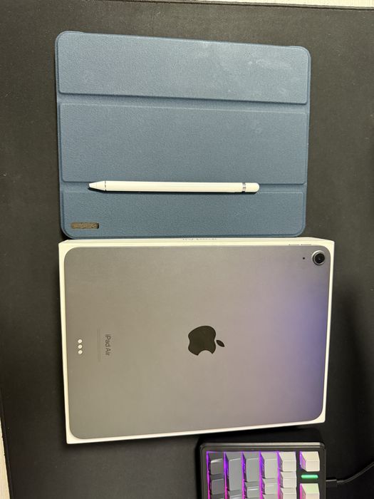 Ipad air 5 , karobka bor, g’ilof ,ruchka. Sovg’agaham yaxshi holati.