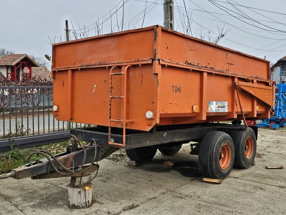 Vând remorcă agricolă basculabilă tandem 8T