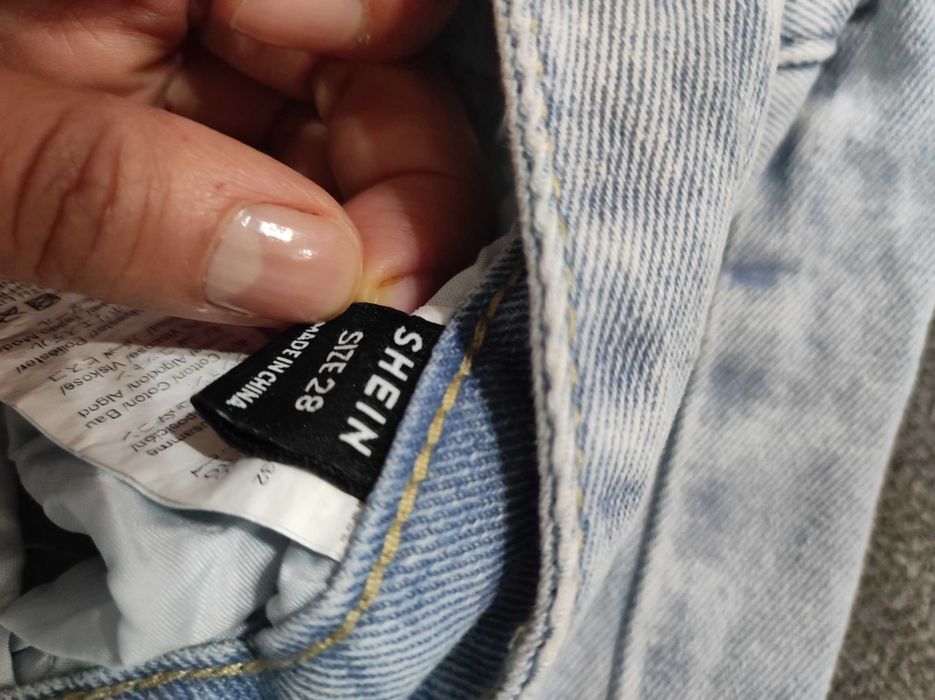 Различни модели дънки