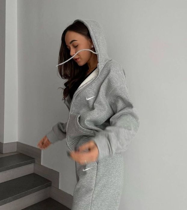 Nike Дамски Спортни Екипи (S-L) Различни Цветове