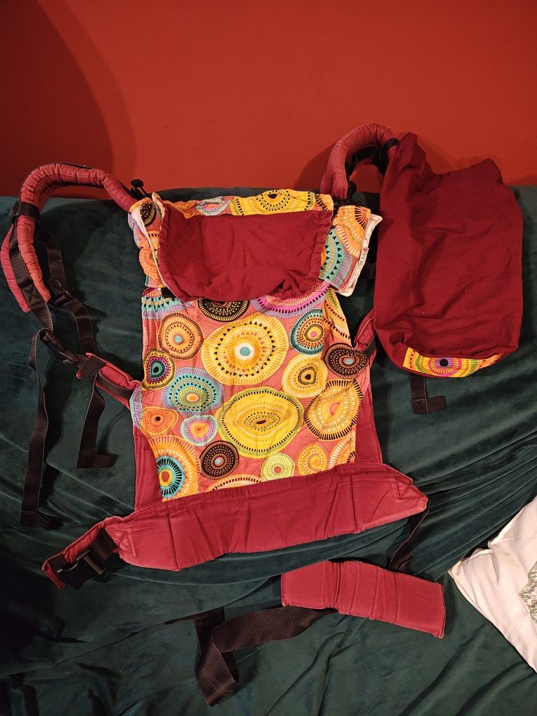 Port bebe ergonomic pt copii pana intre 9 si 20 kg. 70 lei. + Transpor