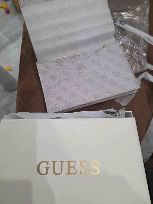 Портфейл Guess Orlina - в кутия