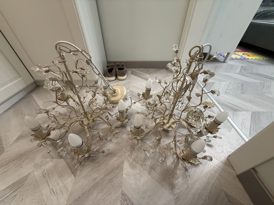 Продавам 2 полилей като нови