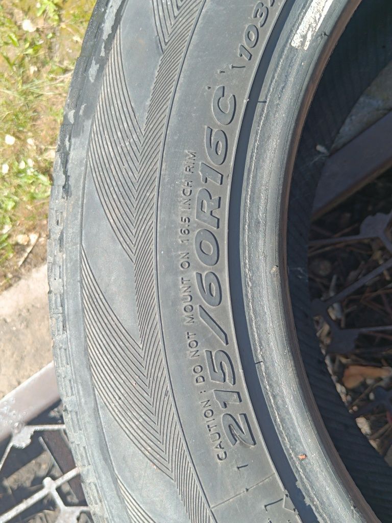 Шины 215/60/16C хорошие Hankook