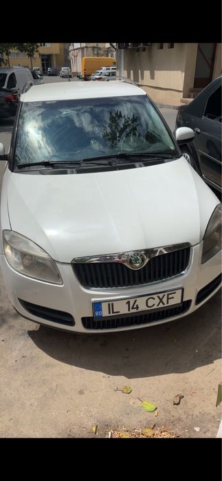 Salut,vand skoda fabia 1.2 benzina