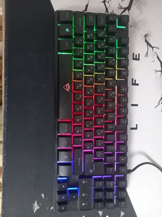 Продаю игровую клавиатуру
