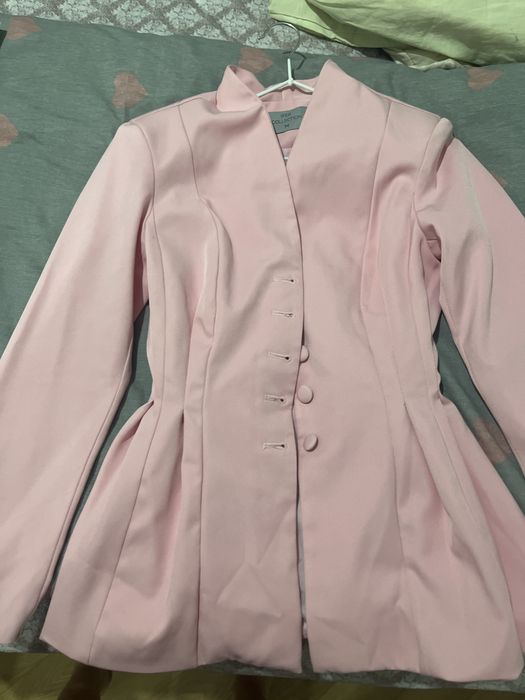 Нежно розовый пиджак
