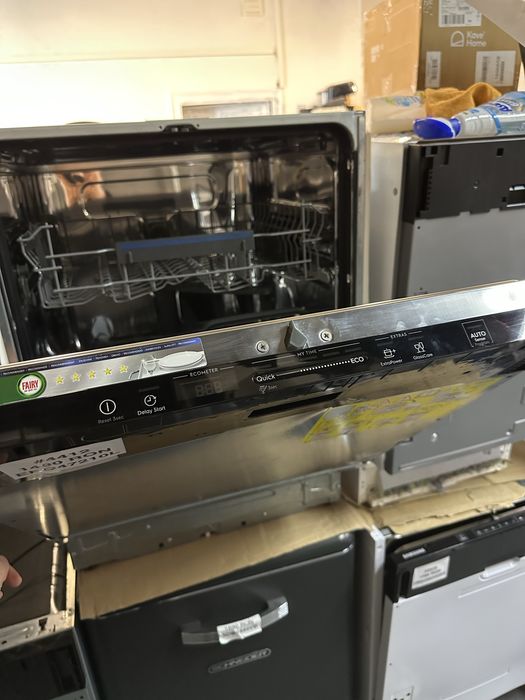 !!Promotie 1000 Ron!! Masina de spalat vase Electrolux EEQ47210L