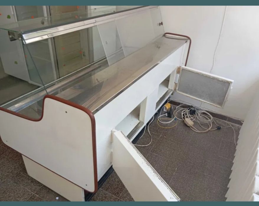 Хладилна витрина