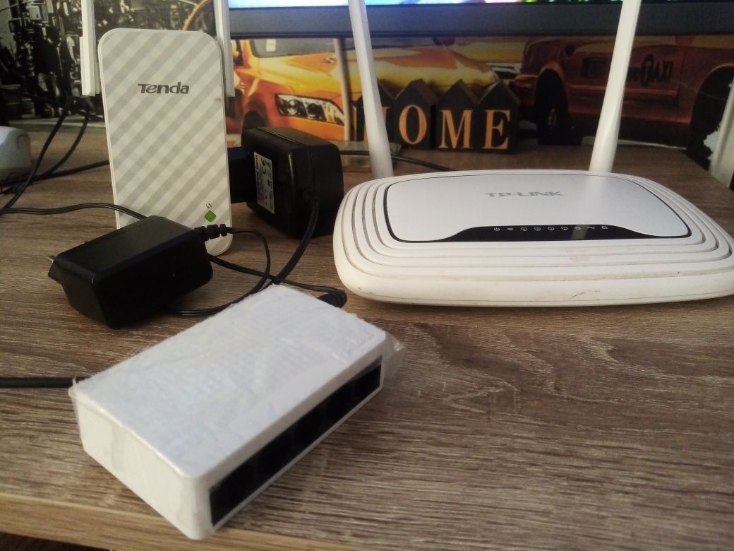 Router, switch +Wi-Fi r extender