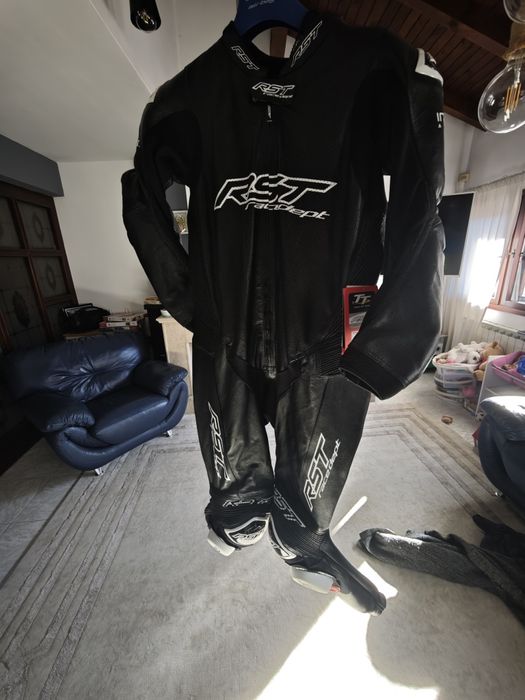 Цял екип RST V4.1 Evo Airbag чисто нов