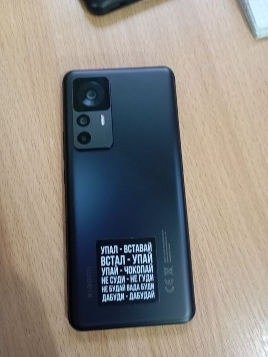 Продам телефон идеал сяоми 12т 256гб
