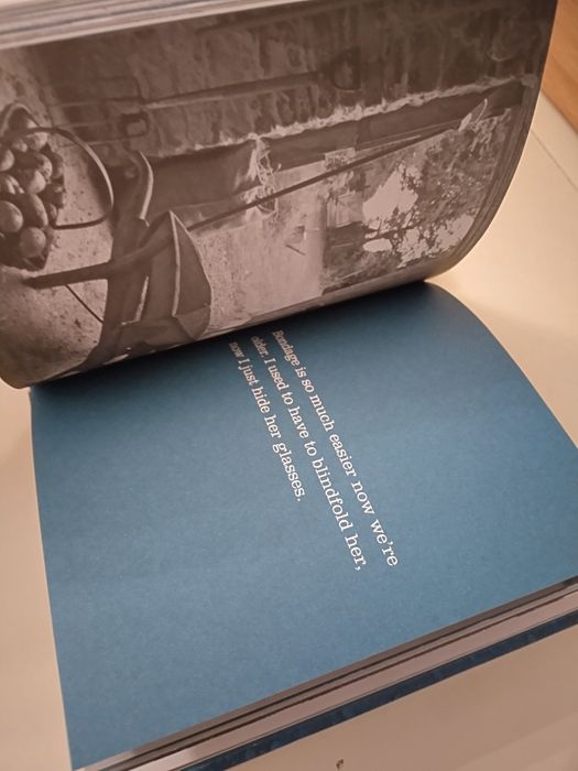 Оригинална английска книга със стотици черно бели снимки и текстове