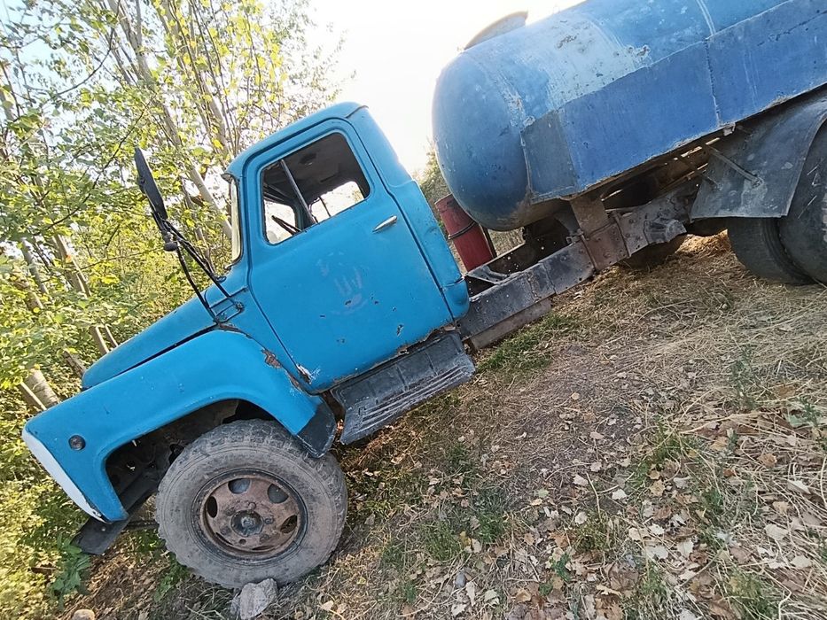 Zil Gaz 53 vadovoz moshina bez dakiment
