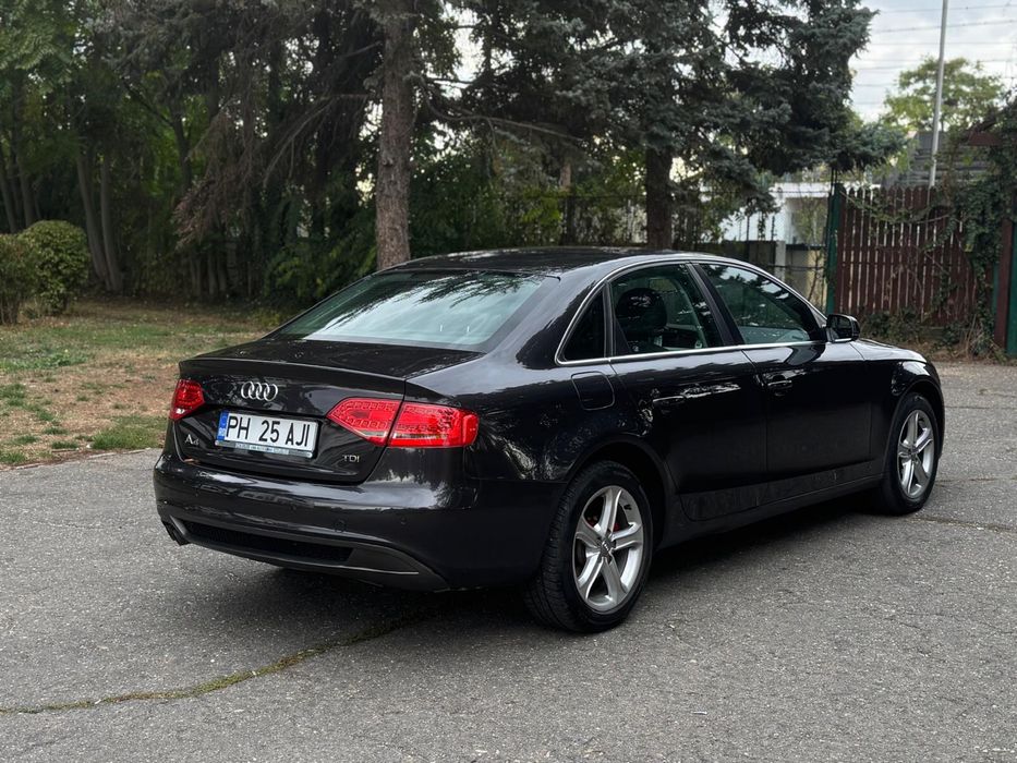 Vand Audi A4-2011