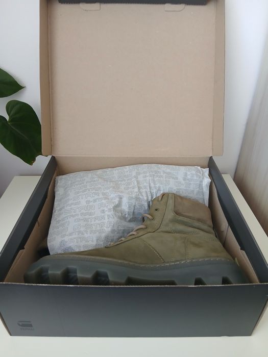 Боти от естествена кожа