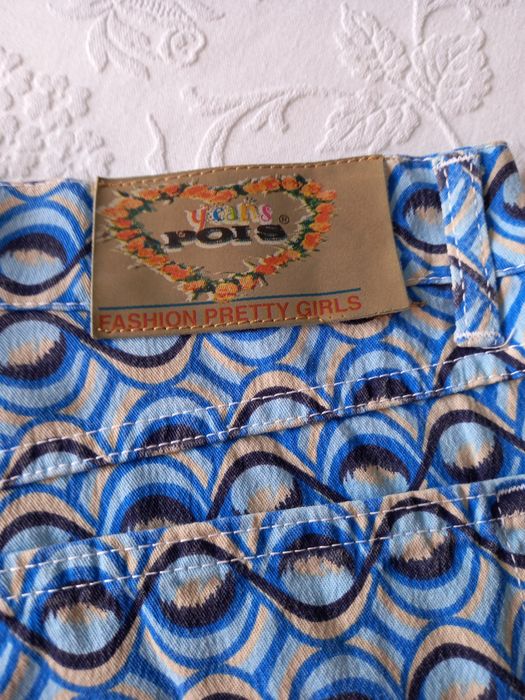 Pantaloni tip blugi, și  Pantaloni de gravide.