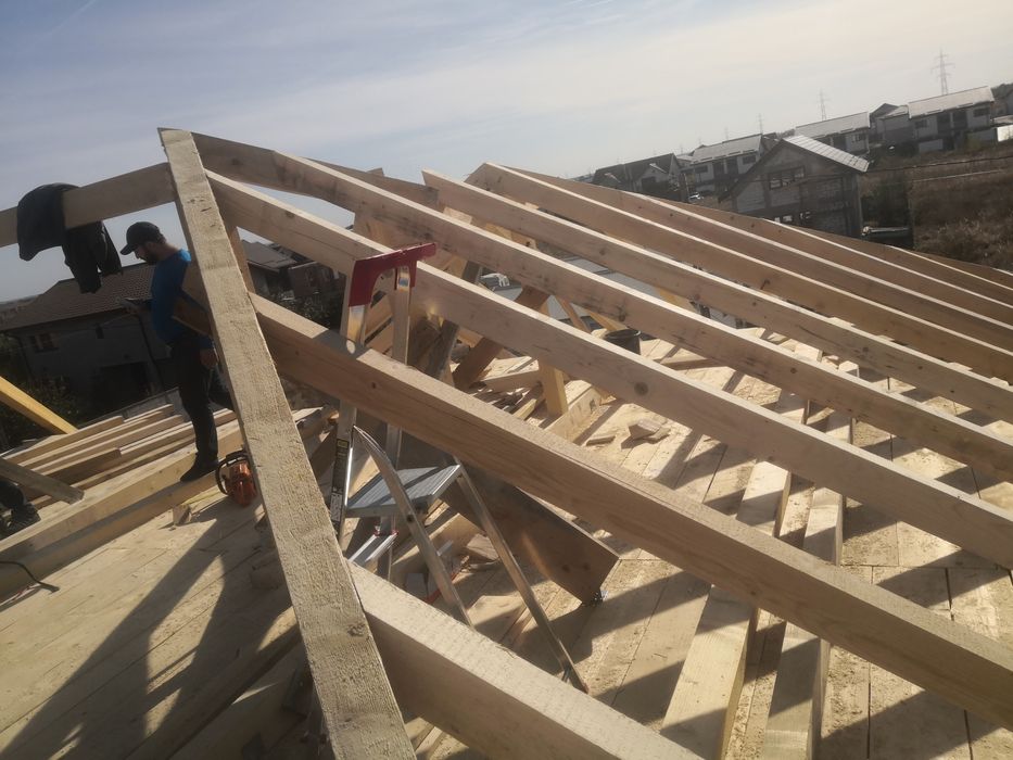 Reparatii acoperis montaj tigla metalica mansarde jgheaburi burlane