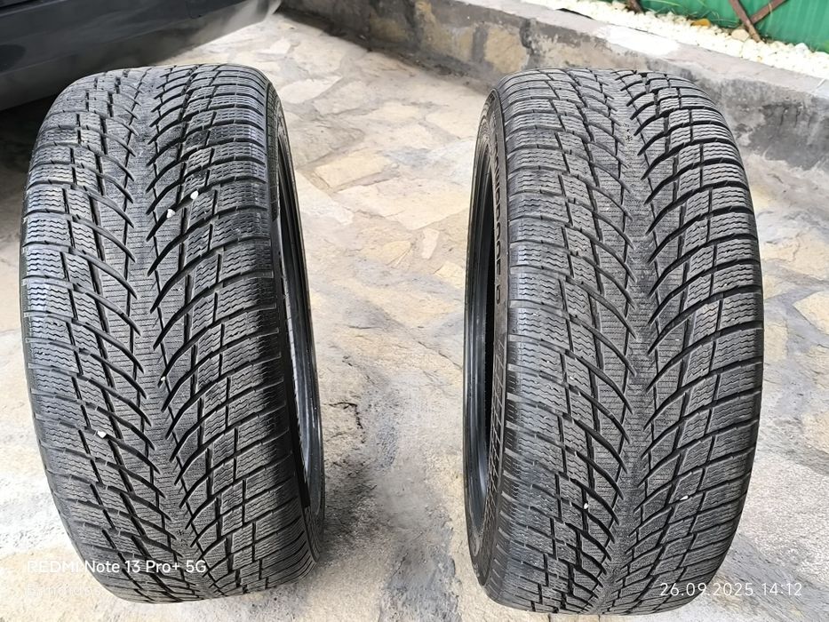 Зимни гуми Nokian 235 45 17, 2 броя