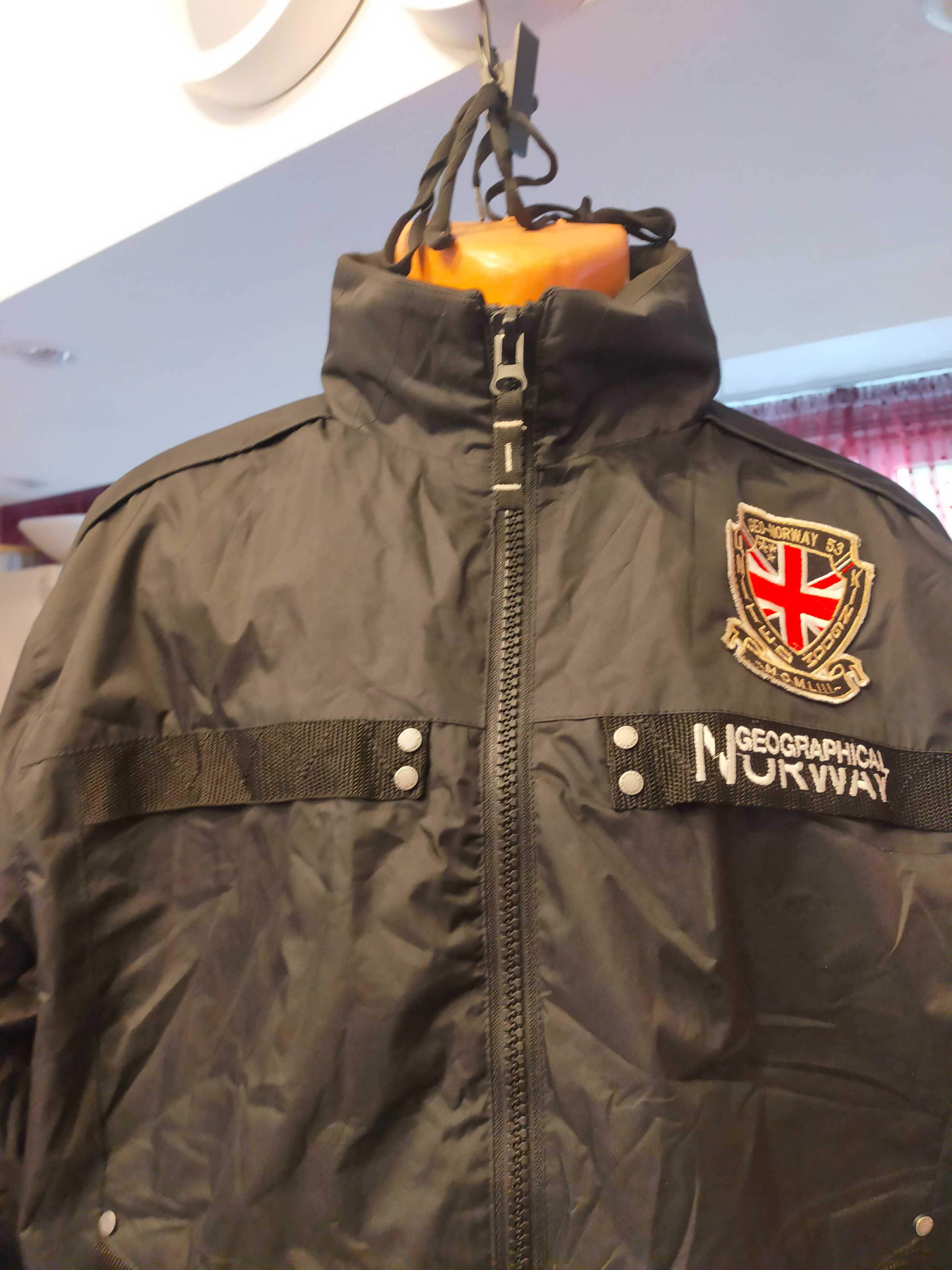 Vând haină GEOGRAPHICAL NORWAY mărimea L