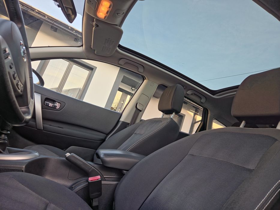Nissan Qashqai 2.0 dCi • 2012 • Panoramic • Navi • Jante iarnă R18 •