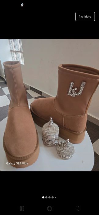UGG- uri Liu Jo cu logo din pietre