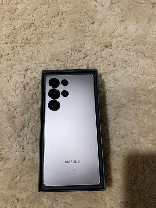 Vând Samsung S25 ultra