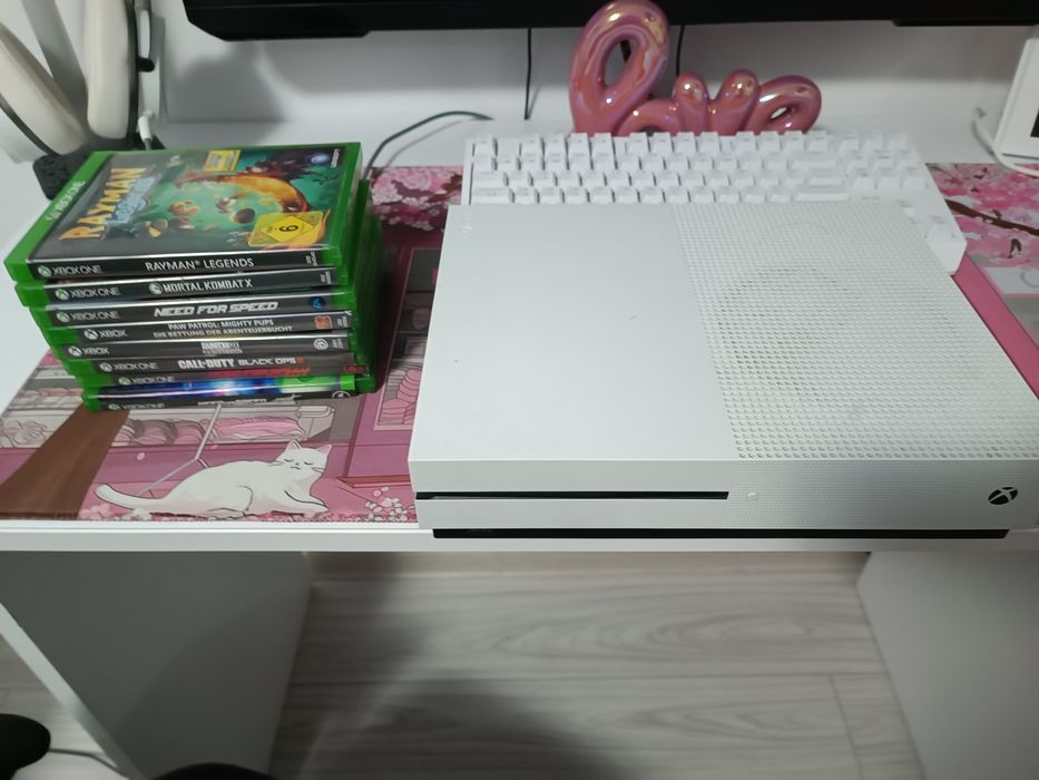 Vand xbox one S + 3 manete + 9 jocuri