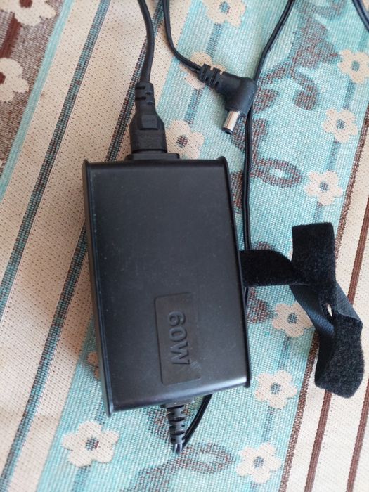 Alimentator la priza Philips,tensiune 12 volti ,curent 5A
